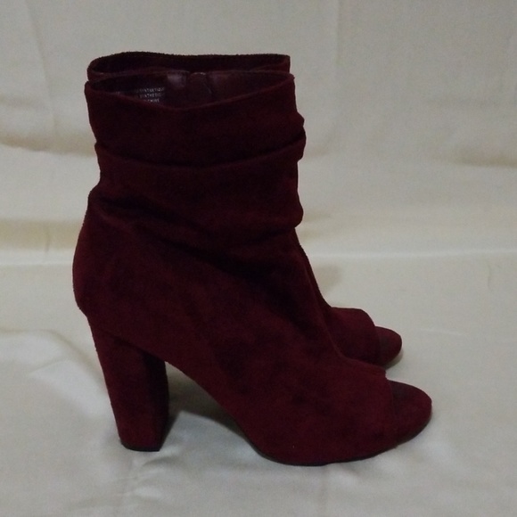 🌸Maroon Velvet 5in Heels - Picture 4 of 5